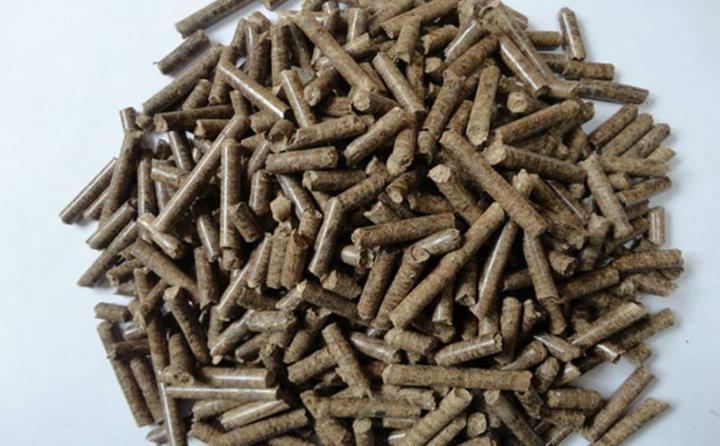 秸稈、鋸末、廢木頭等秸稈顆粒機加工成顆粒狀的生物質燃料 秸稈、鋸末、廢木頭等秸稈顆粒機加工成顆粒狀的生物質燃料